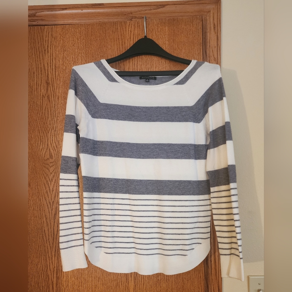 Staccato Gray and White Knit Top